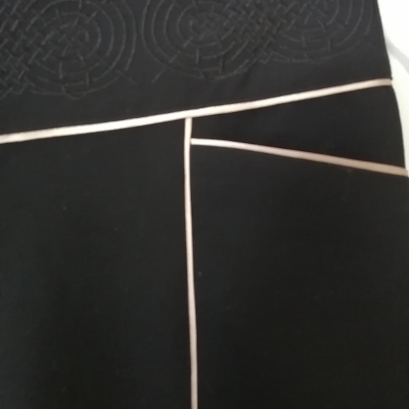 A/X Armani Exchange Capri Pants - Picture 5 of 8